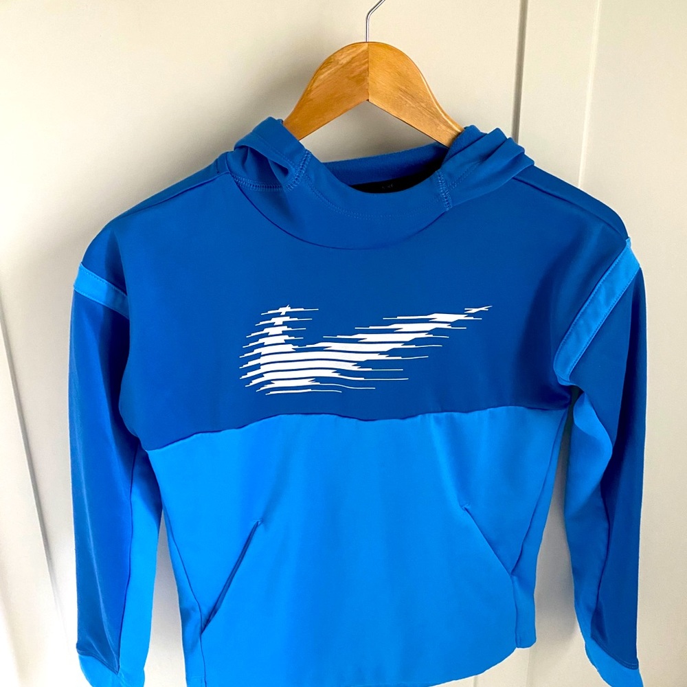Nike dri-fit hoodie sweatshirt (Size M)